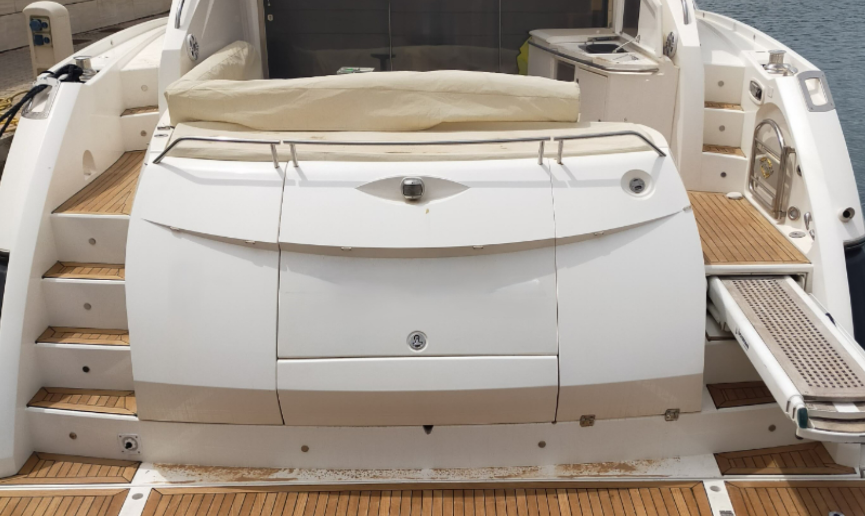 SUNSEEKER PREDATOR 62