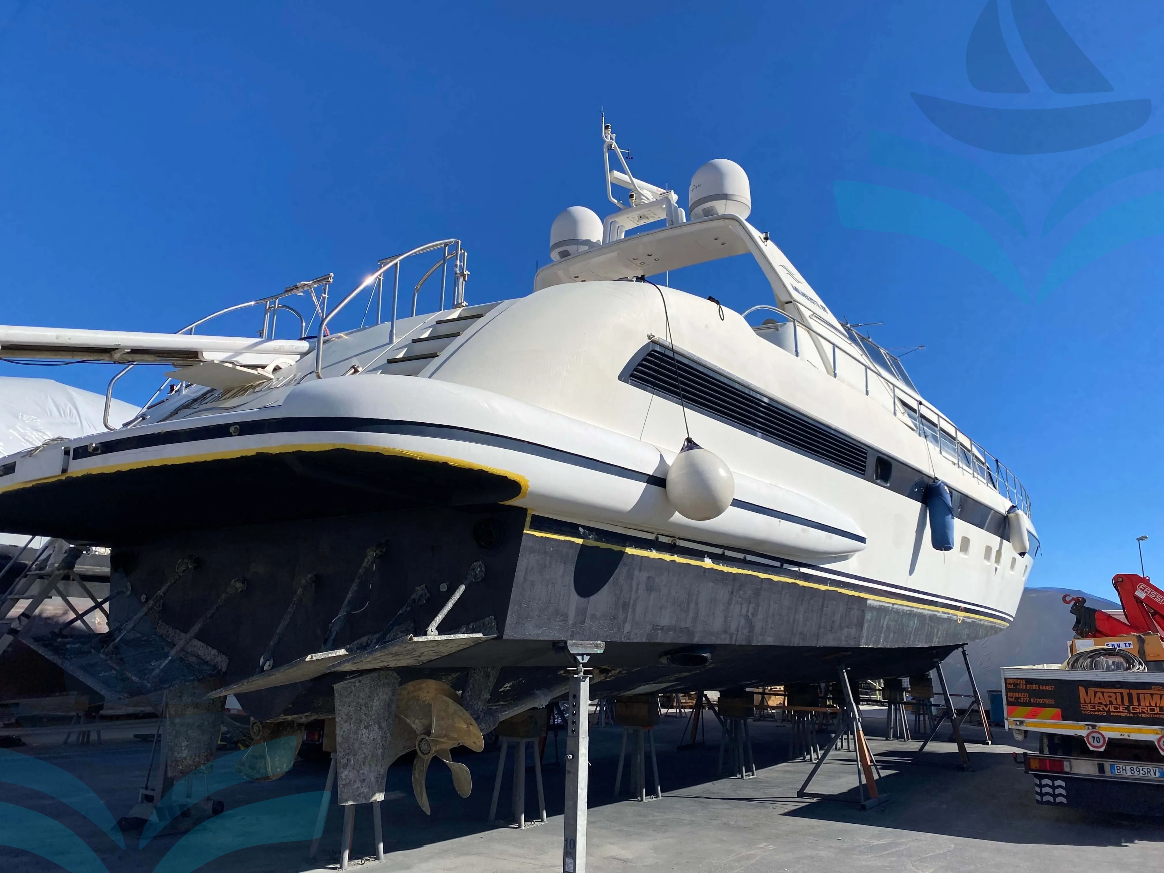 MANGUSTA 100