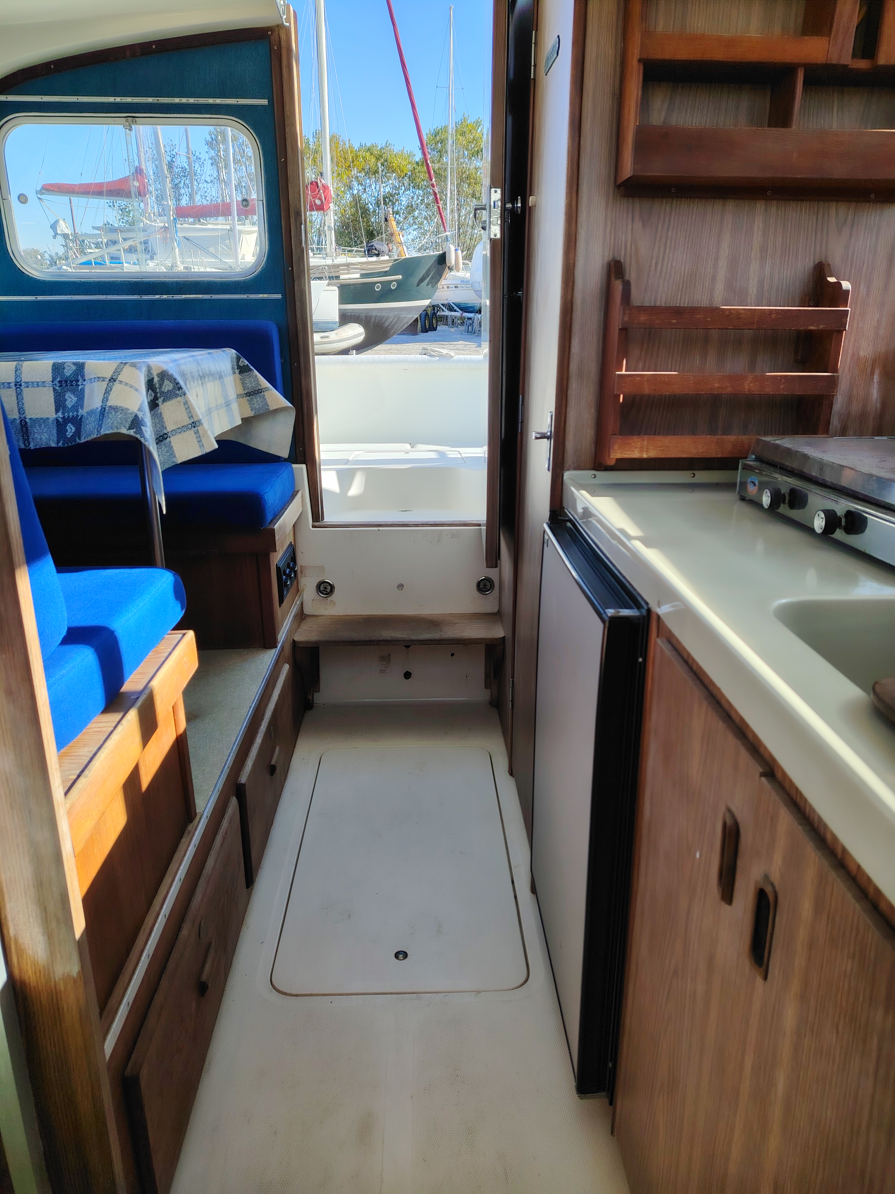 BERTRAM 28 FBC