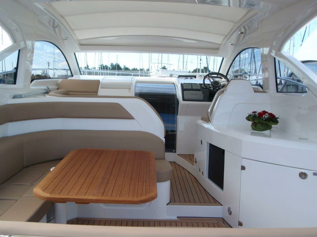 FAIRLINE TARGA 38