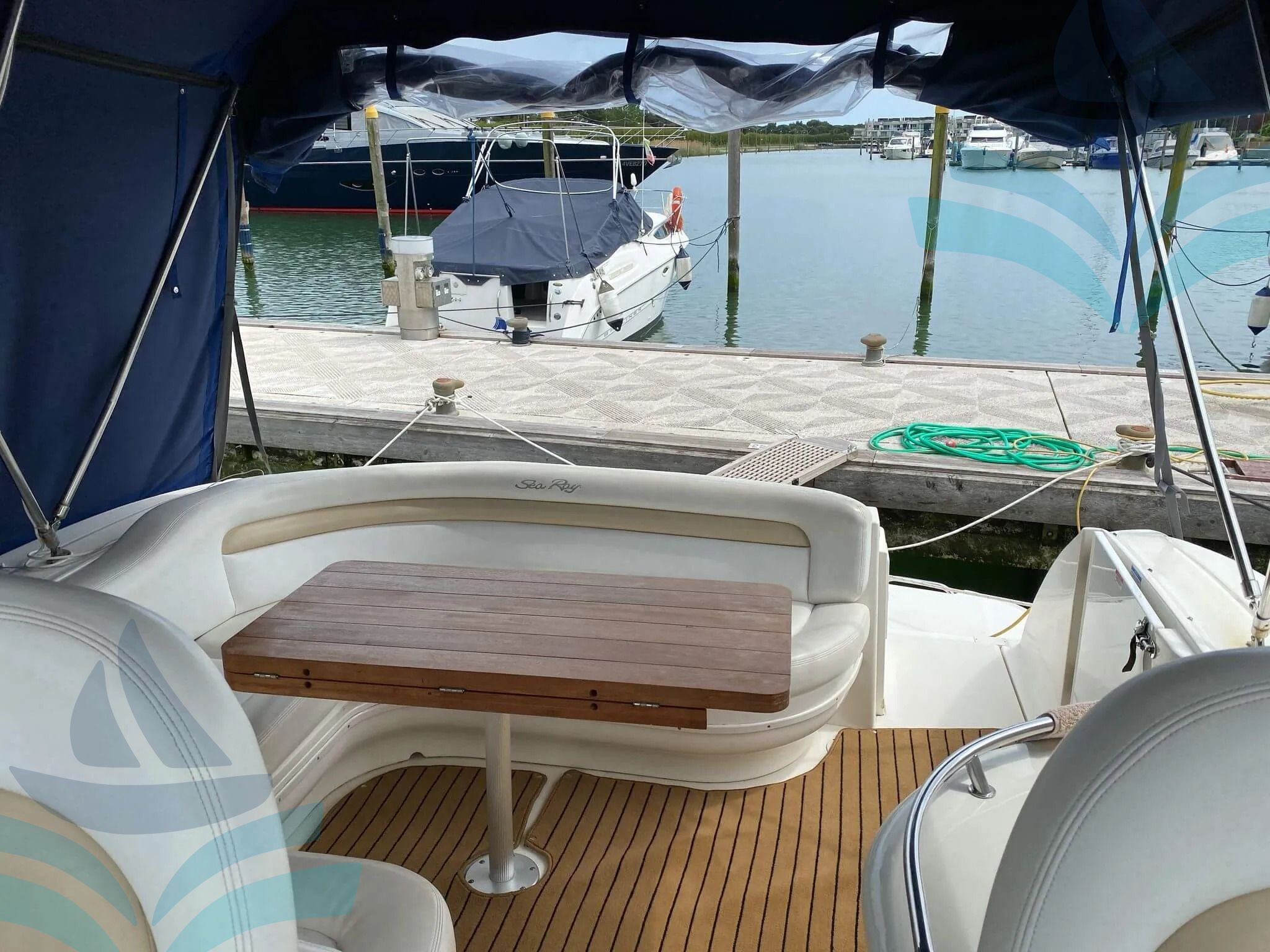 Sea Ray Sundacer 375