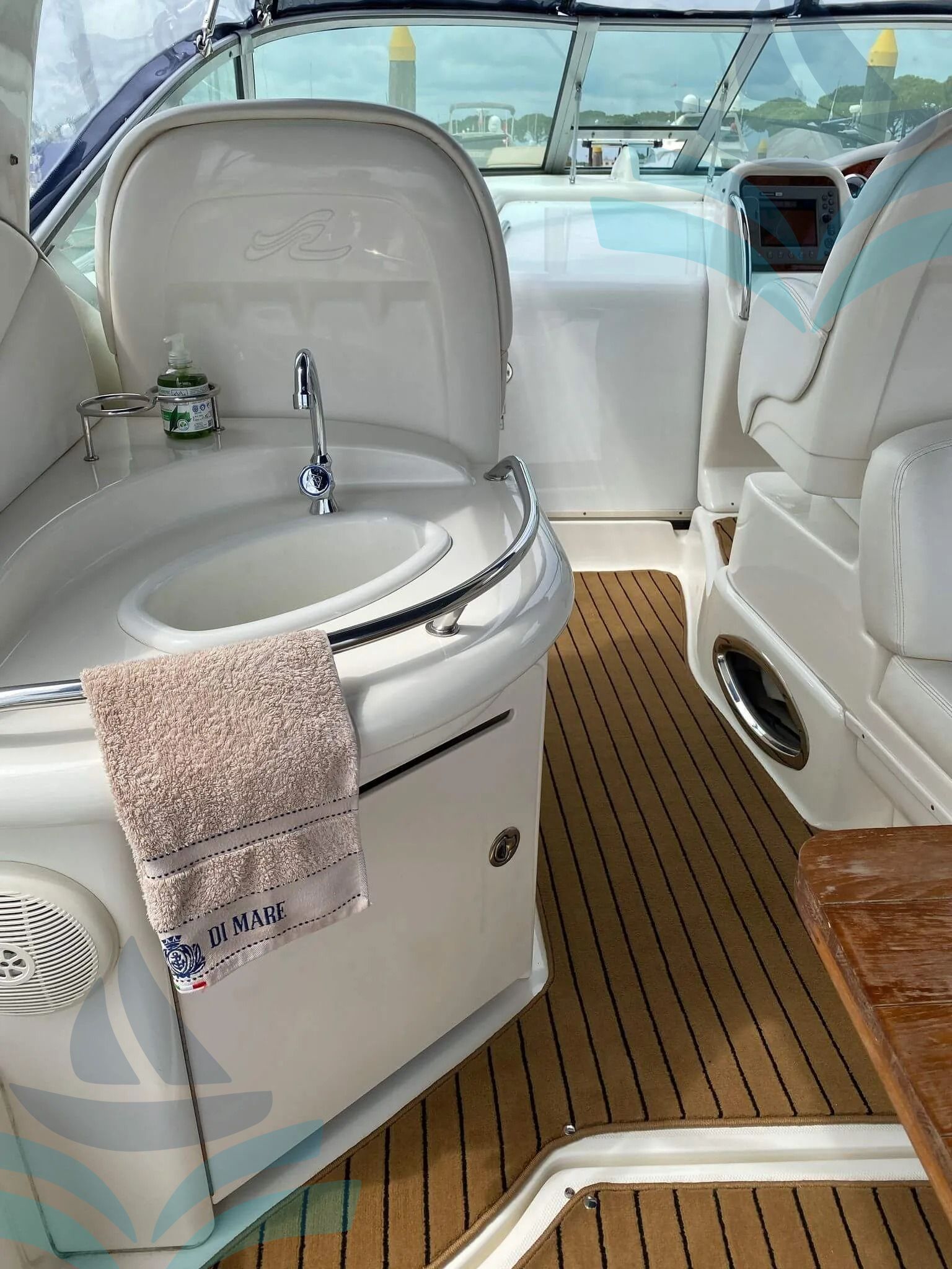 Sea Ray Sundacer 375