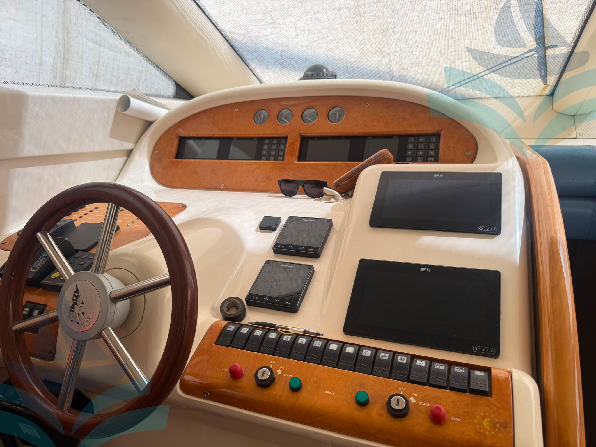 AZIMUT 52