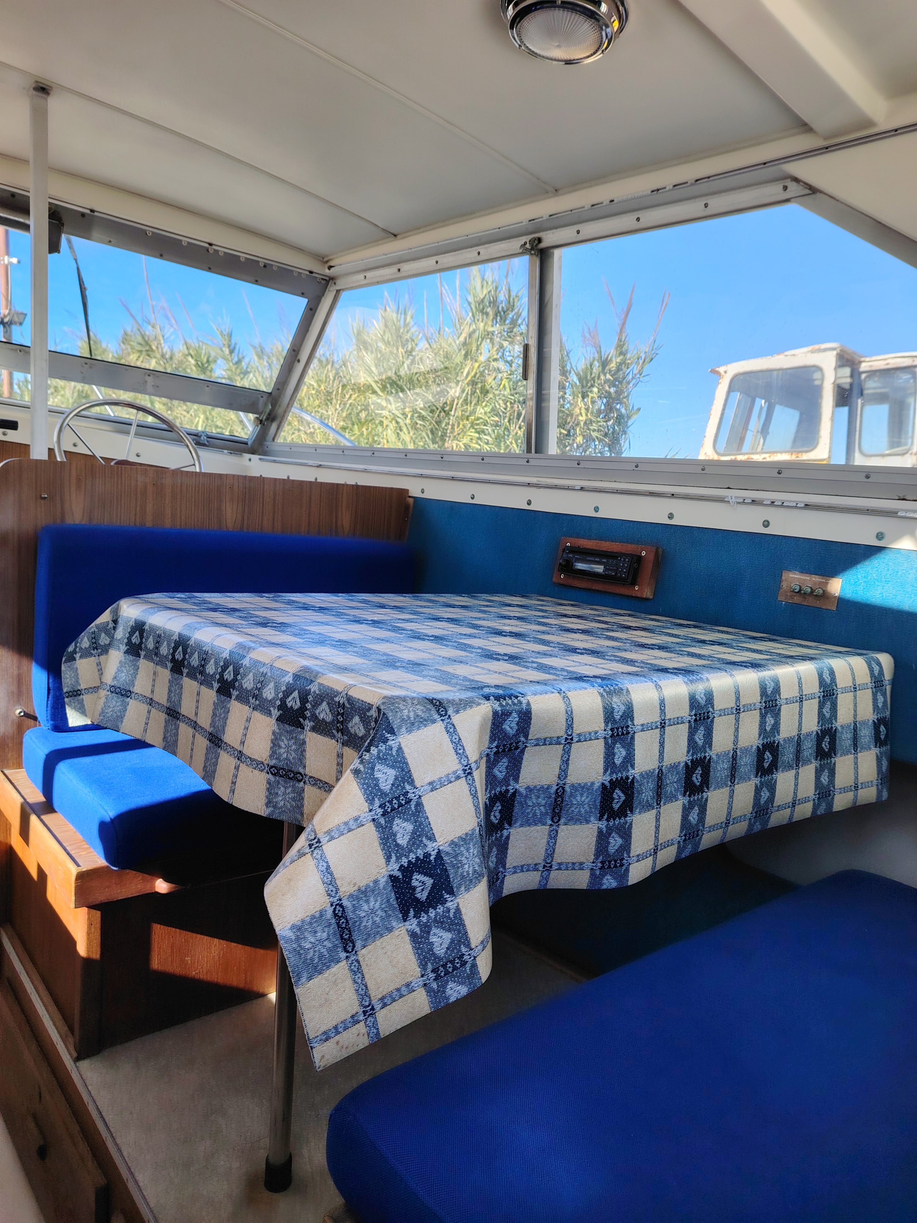 BERTRAM 28 FBC