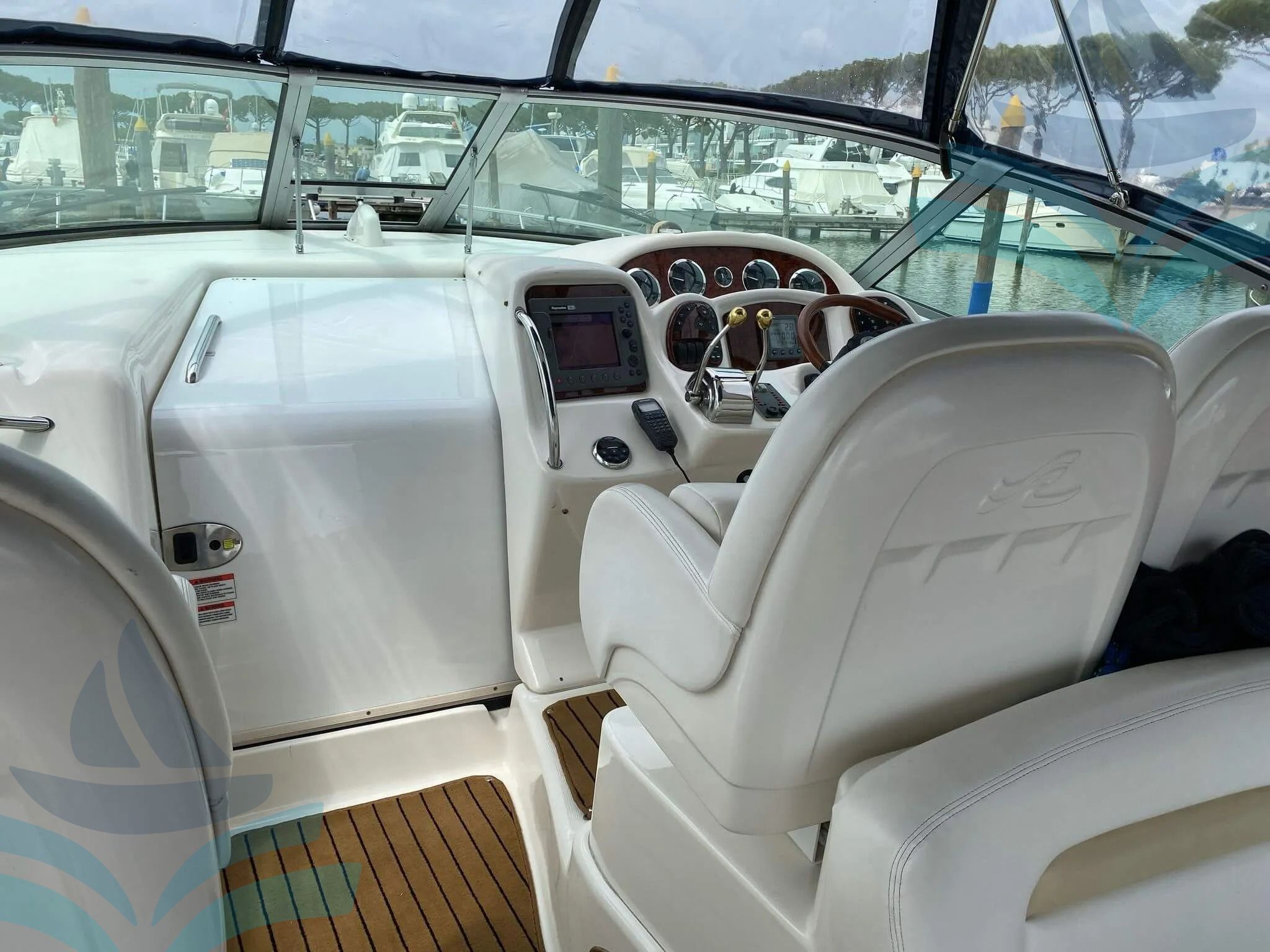 Sea Ray Sundacer 375