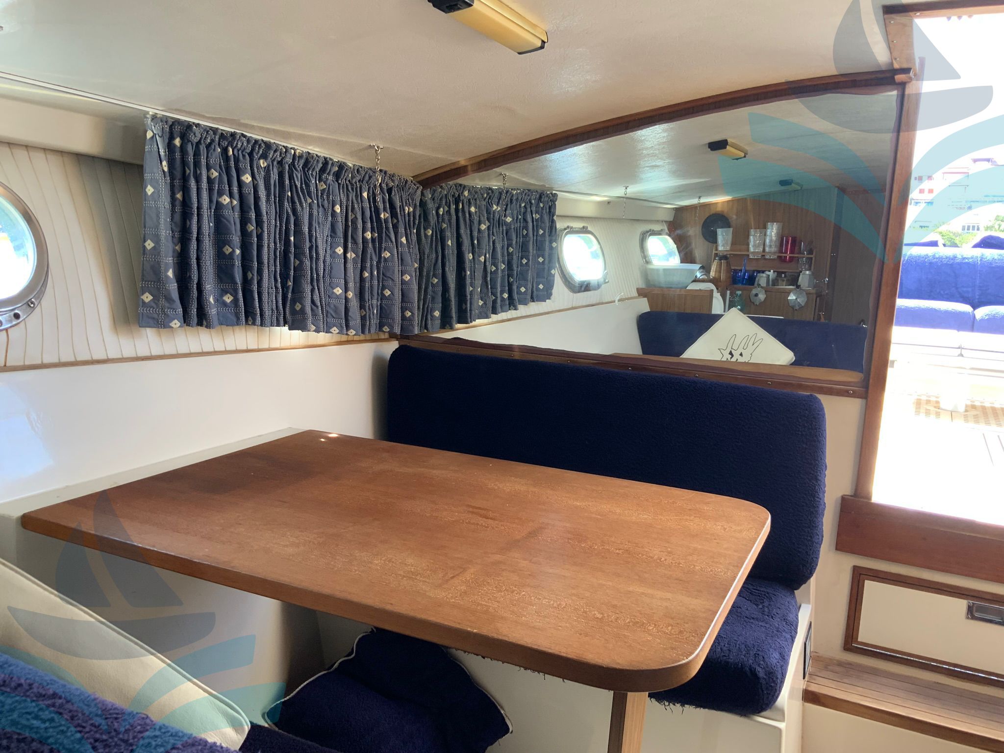 Magnum Marine 38