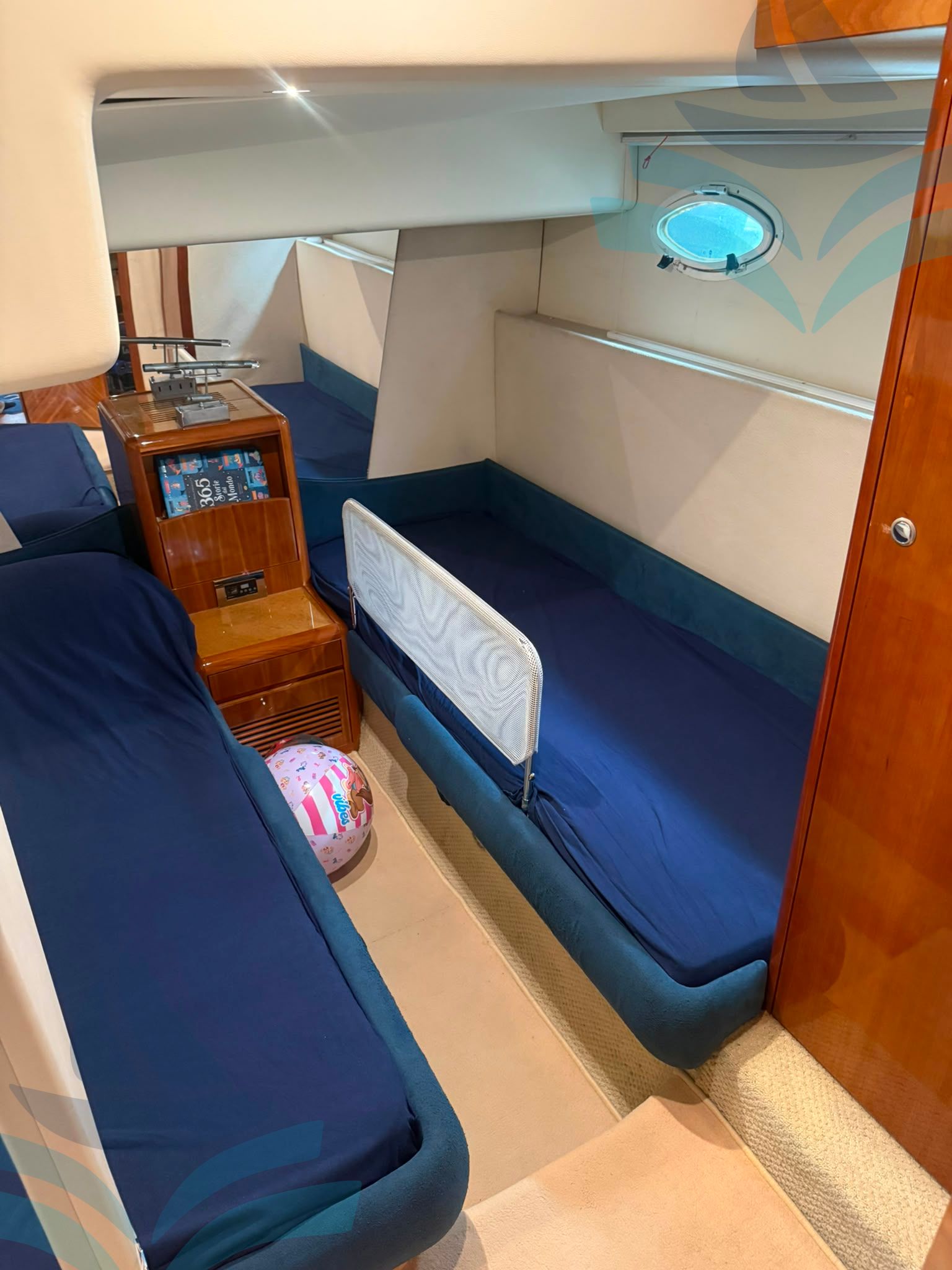AZIMUT 52