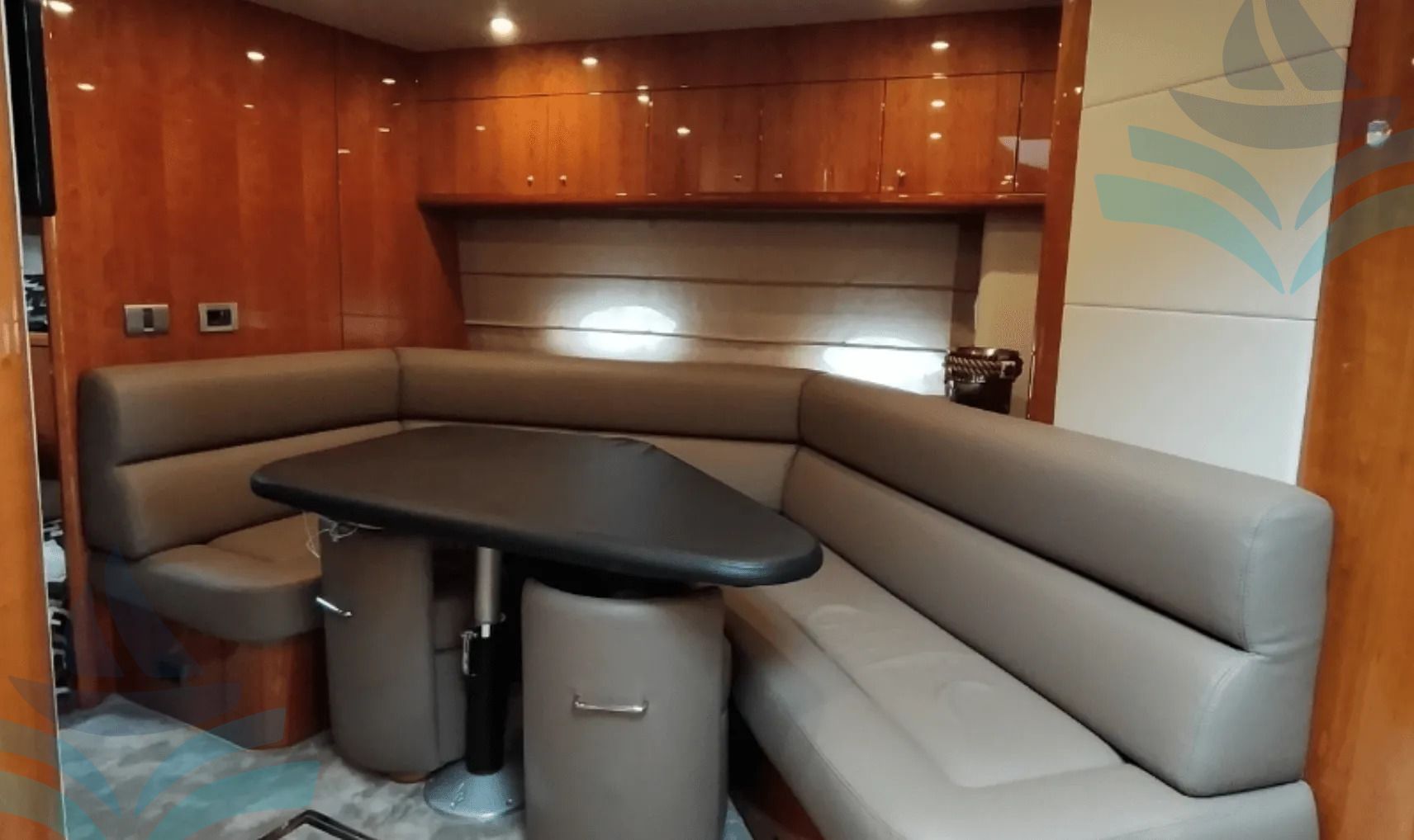 SUNSEEKER PREDATOR 62