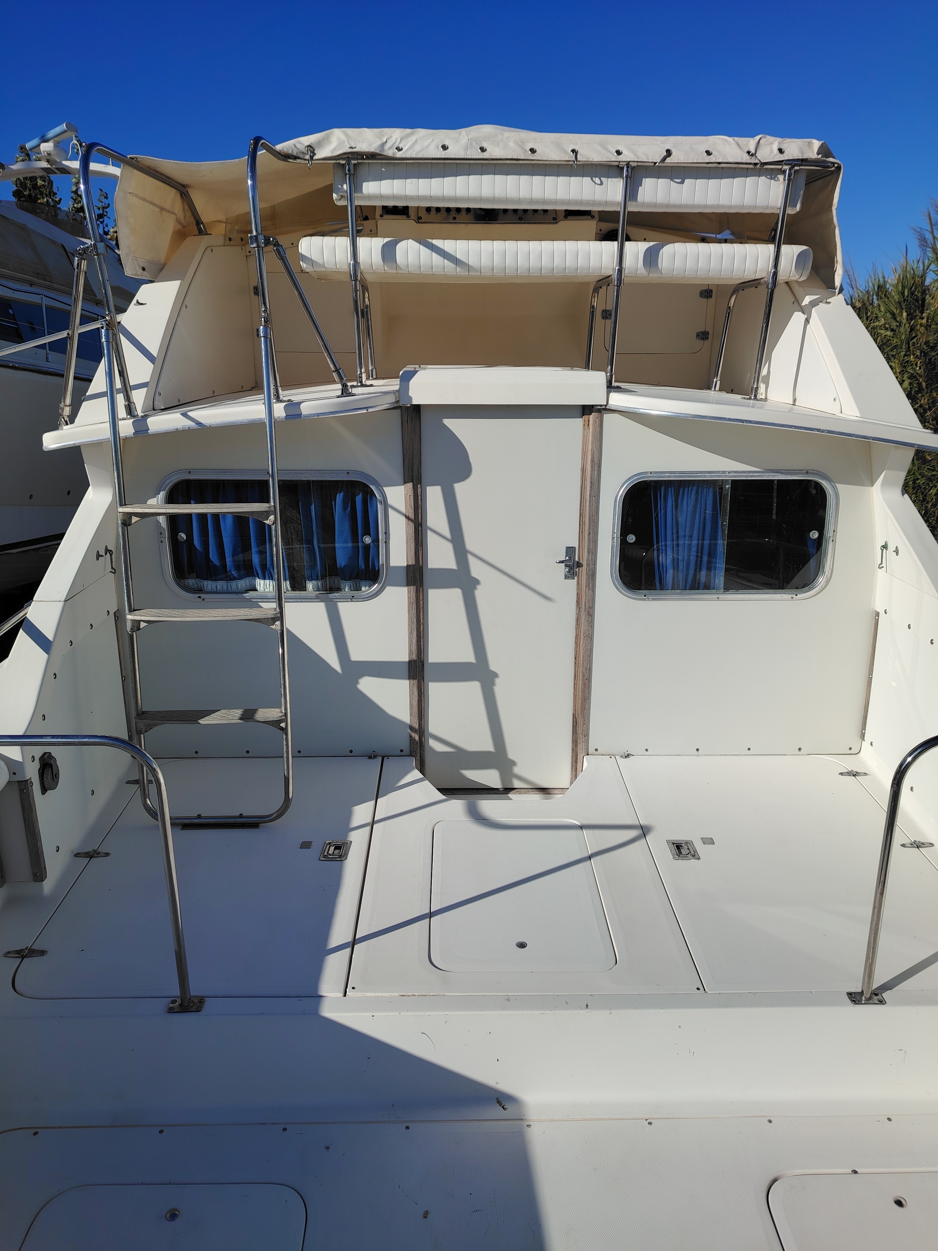 BERTRAM 28 FBC