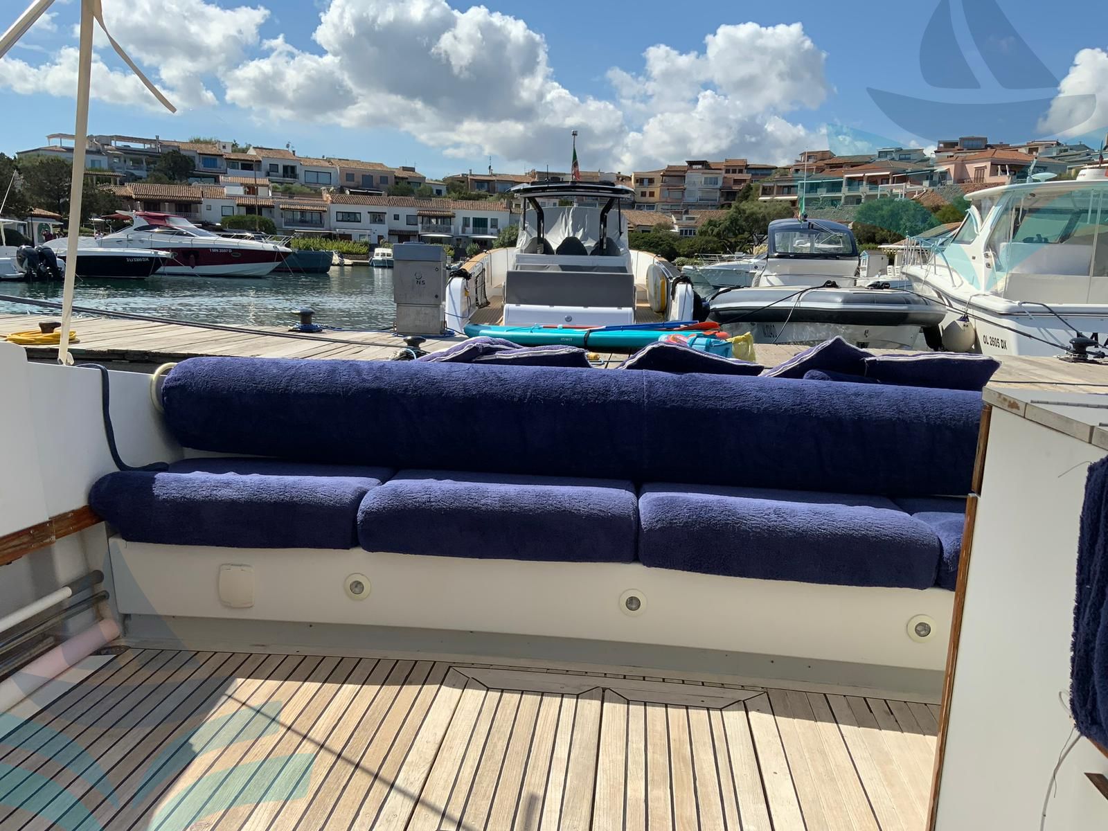 Magnum Marine 38