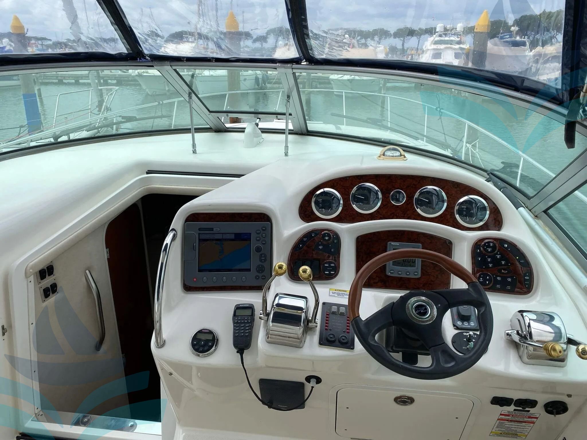 Sea Ray Sundacer 375