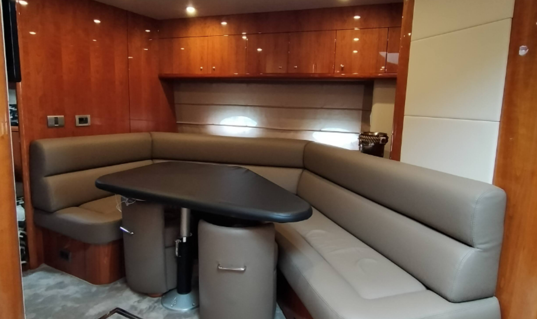 SUNSEEKER PREDATOR 62