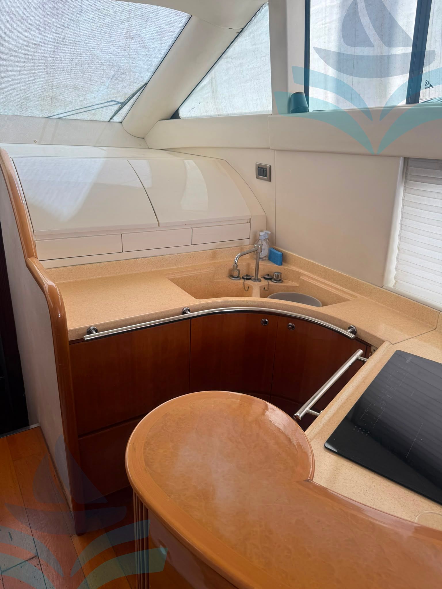 AZIMUT 52
