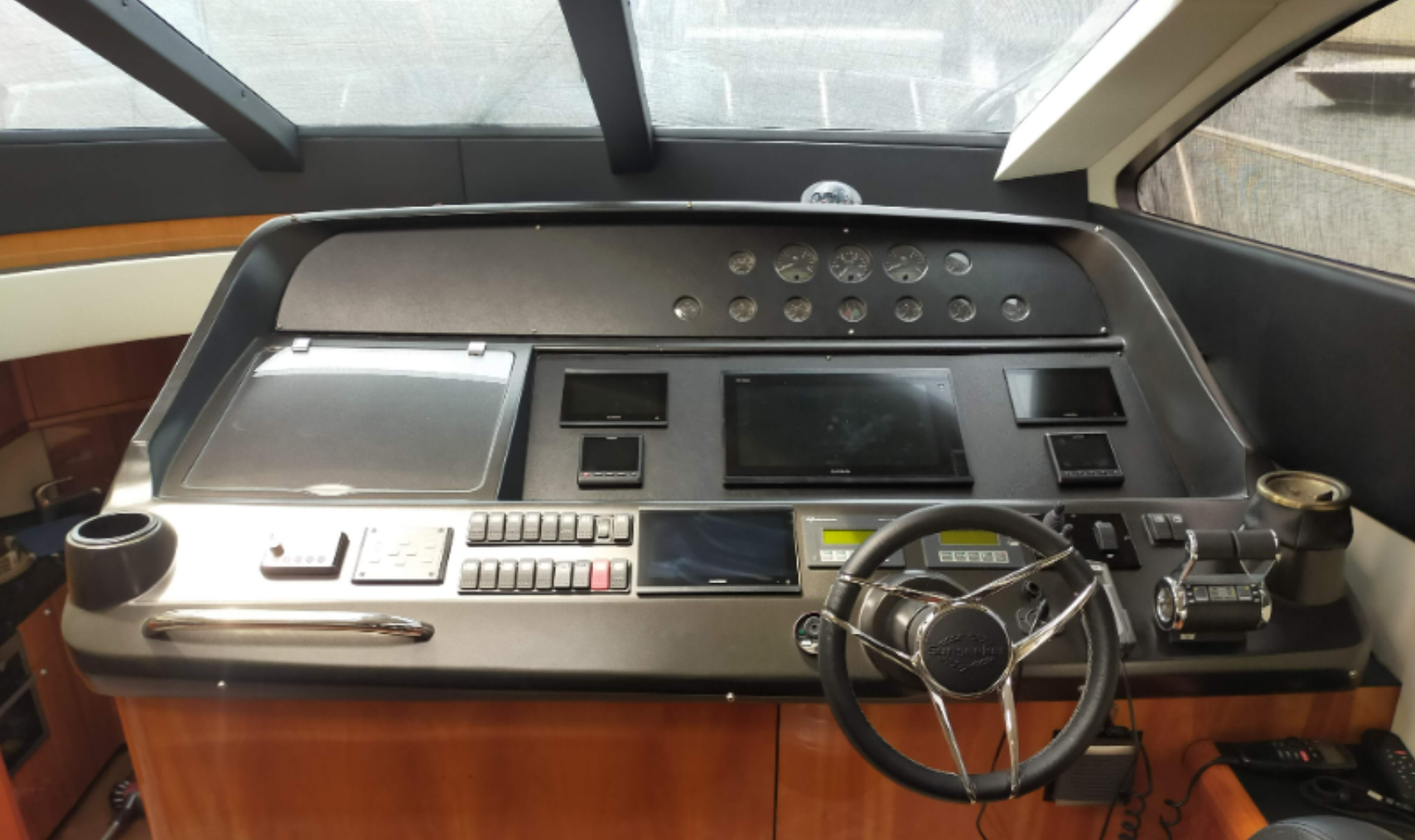 SUNSEEKER PREDATOR 62