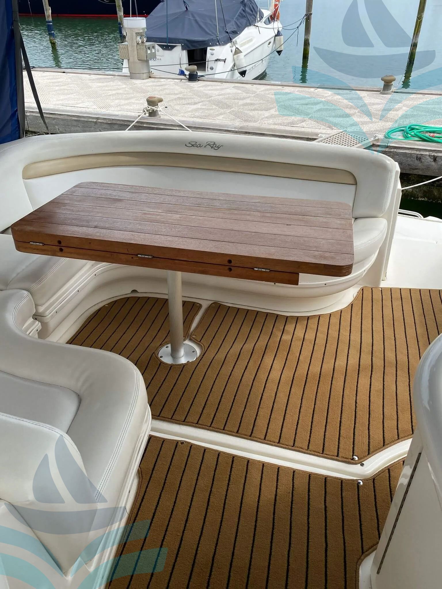 Sea Ray Sundacer 375
